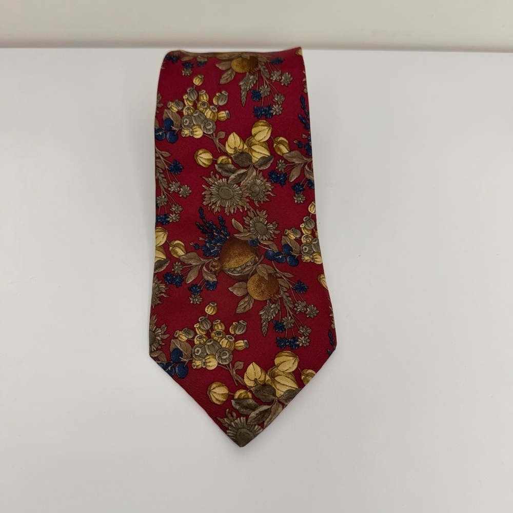 Vintage BURBERRY men's tie crafted from 100% silk designer made in Englund - Picture 2 of 9